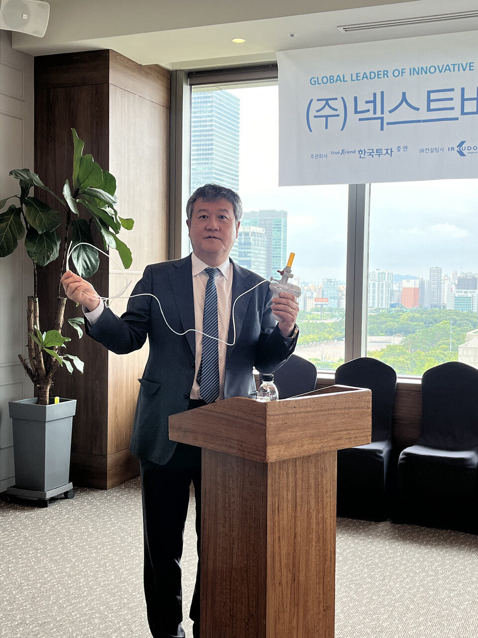 토토 바카라 기자간담회 이돈행 대표가 발언하고 있다. (출처 : 토토 바카라)