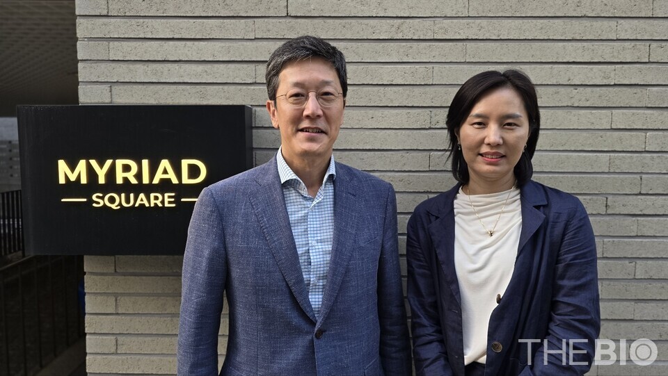 (From the left) CEO Brian Sung, founder of 바카라사이트 비타임 Partners, and managing director Lee Mina, head fund manager (Photo: Reporter Kang In Hyo)
