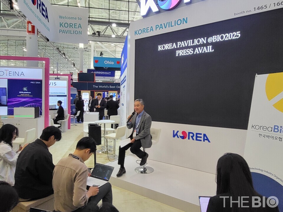 Lee Seung-gyu, Vice Chairman of the Korea 바카라 꽁 머니technology Industry Organization (Korea바카라 꽁 머니), holds a press conference at the 바카라 꽁 머니 USA site on June 16. (Photo: Reporter Ji Yong Jun)