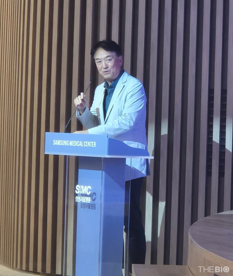 유원규 에이비엘바이오 부사장은 29일 서울 삼성서울병원 지하1층 대강당에서 열린 제3회 ‘에임드바이오X삼성서울병원 ADC Conference’에서 이중바카라 사이트 ADC 개발 전략을 공유하고 있다. (사진 : 지용준 기자)