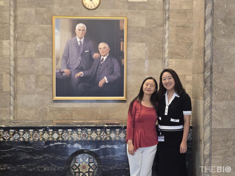 Professor Jian Li Campian, Clinical PI at Mayo Clinic in the U.S. (specialist in medical oncology and neuro-oncology at Mayo Clinic Rochester, Minnesota), together with Yun Nari, SVP of 에볼루션 바카라 사이트 Innovation (Source: 에볼루션 바카라 사이트 Innovation).
