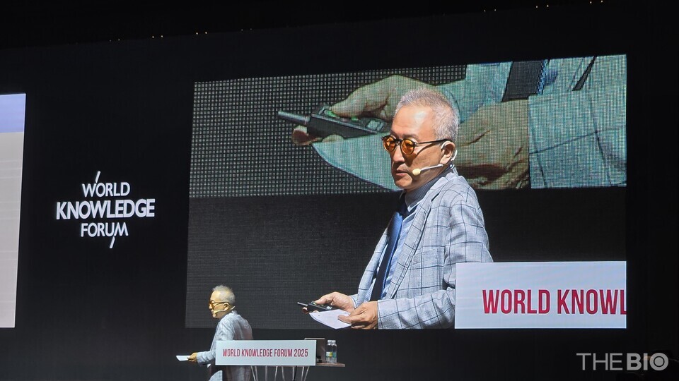 Cha Kwang-ryul, Head of CHA Bio Group’s Global Research Institute, delivers keynotes at the 26th World Knowledge Forum's ‘K-BIO Day & Night,’ hosted by the Maeil Business Newspaper on September 11. (Photo: Reporter Ji Yong Jun)