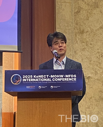 오경석 대웅제약 카지노 바카라은 23일 서울 롯데호텔에서 열린 ‘2025 KoNECT-MOHW-MFDS 국제 콘퍼런스(KIC)’ 세션에서 ‘In Silico Approaches in Drug Discovery and Challenges(신약 발굴에서의 인실리코 접근법과 도전 과제)’라는 주제 발표를 통해 AI 신약 개발의 한계와 극복 방안을 제시했다. (사진 : 유수인 기자)