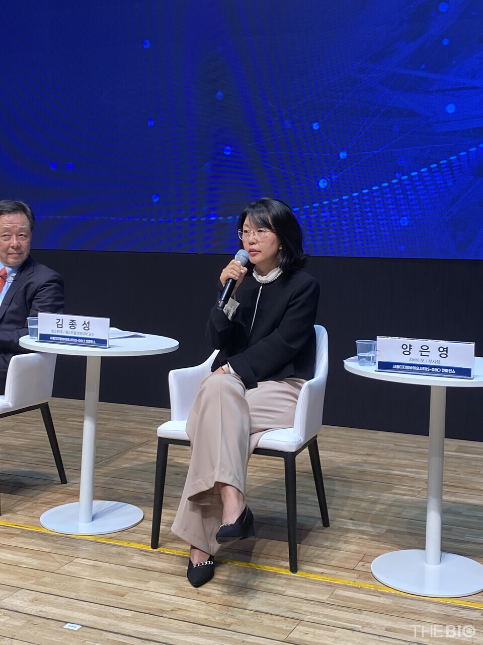 양은영 차바이오텍 부사장은 “지난 10여 년간 국내 곳곳에서 수많은 바이오 클러스터가 조성됐지만, 뚜렷한 성공 사례를 찾기 어렵다”며 “특히 한국은 우수한 인재와 교육·기술 기반을 바탕으로 미국·중국과 어깨를 견줄 만큼 기술이전 역량이 성장했음에도 여전히 미국 바이오텍과 비교할 때 구조적 한계에 직면해 있다”고 설명했다. (사진 : 유수인 기자)