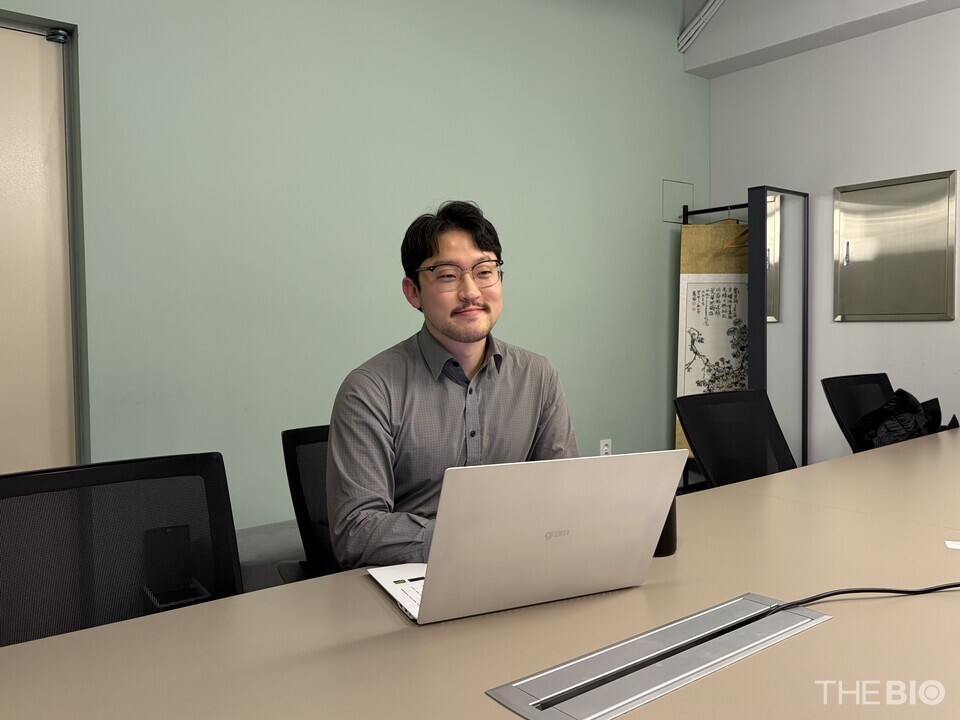 Park Tae-yong, Executive Vice President at 바카라 꽁 머니, speaks during an interview with THE BIO at the company’s headquarters in Gwanak District, Seoul, on November 27. (Photo: Reporter Ji Yong Jun)