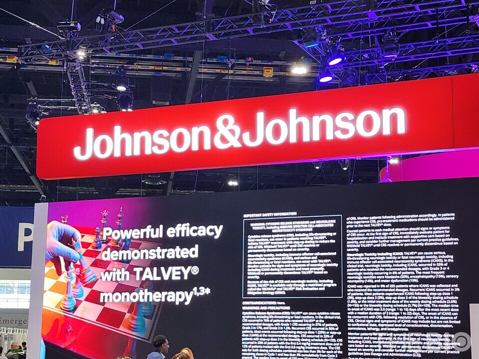 米国臨床腫瘍学会年次会議 (ASCO 2025) のジョンソン・エンド・ジョンソン (J&J) ブースの眺め (出典: TheBio DB)