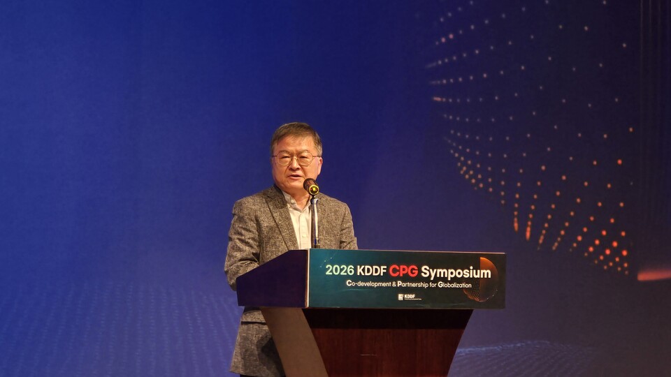 박영민 국가신약개발사업단(KDDF) 단장이 12일 오전 열린 ‘2026 KDDF CPG 심포지엄’에서 개회사를 낭독하고 있다. (사진 : 지용준 기자)